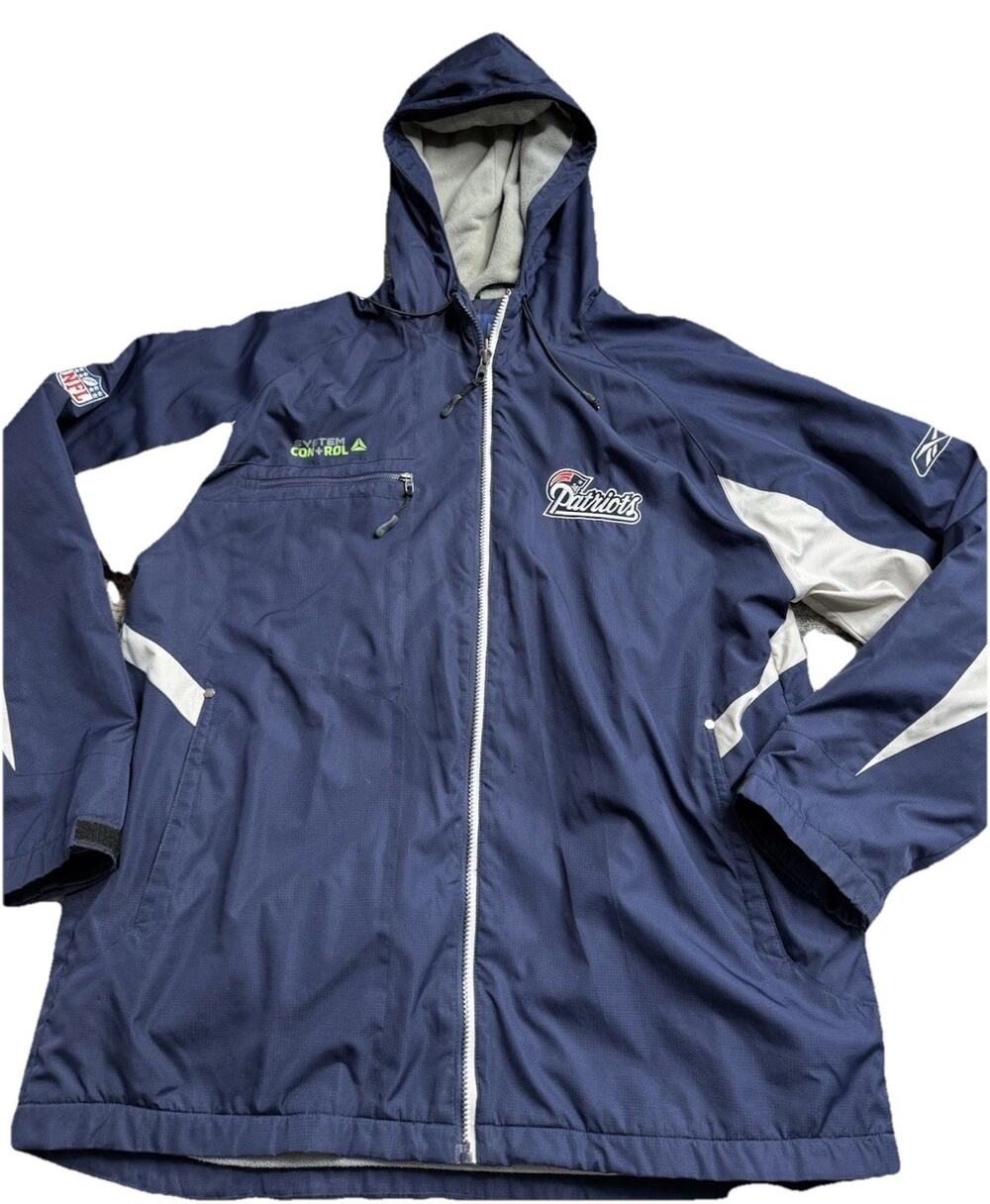 Vintage New England Patriots Reebok On Field Jacket Sz M Ultra Rare NFL Warm EUC